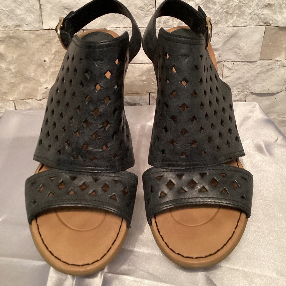 Born Havana Black Leather Sandals